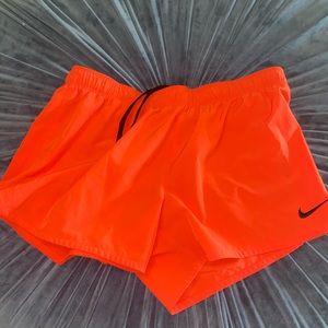 Woman’s Nike shorts size medium barely worn